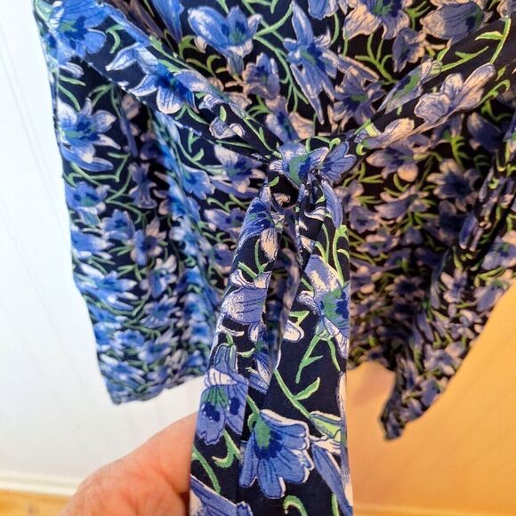 Sarin Girls Size M Short Romper Blue Floral Tie Waist Button Up Rayon Pockets - Picture 8 of 14